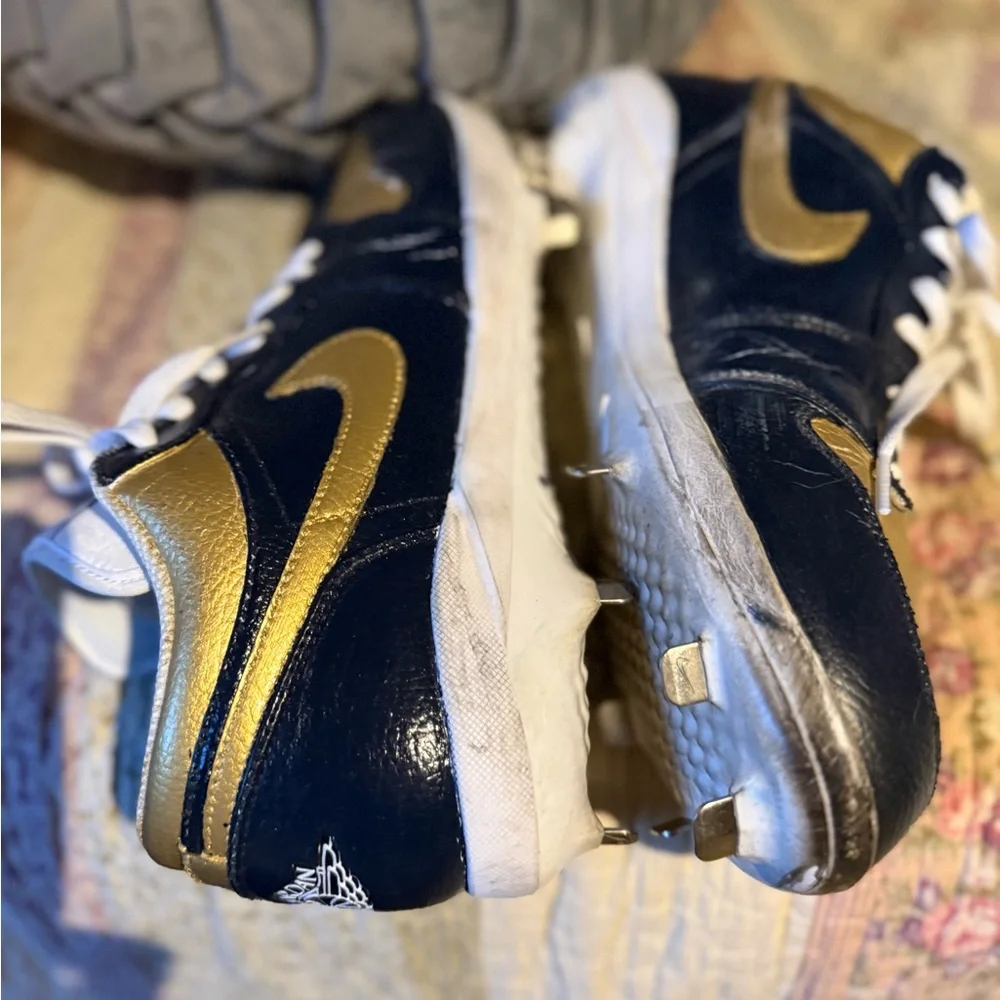 Men’s Nike Air baseball cleats 10.5